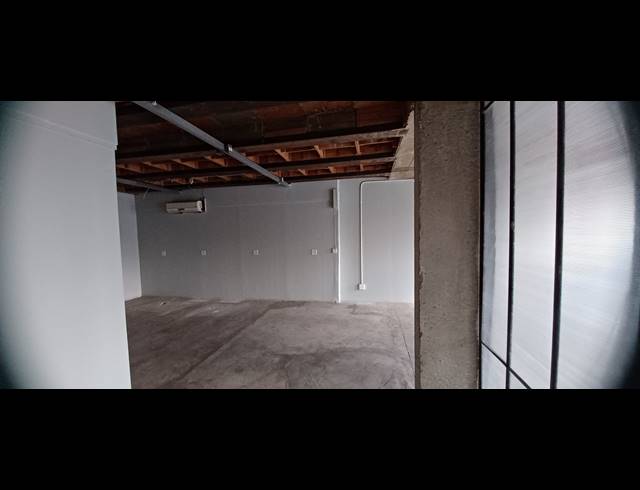 76M² OFFICE TO LET IN HYDE PARK